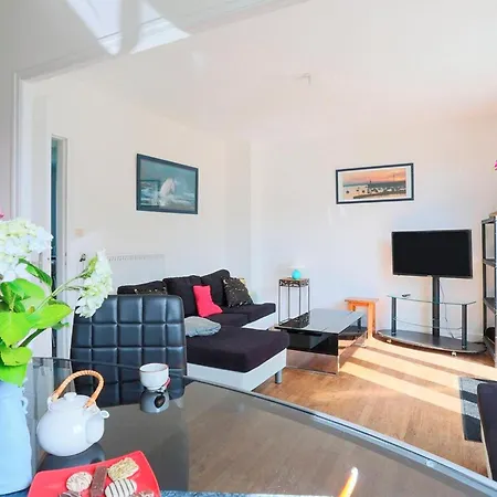 2 Bedroom Stunning In Ploumagoar