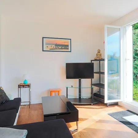 2 Bedroom Stunning In Ploumagoar