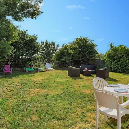 2 Bedroom Stunning In *